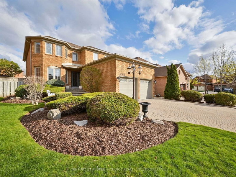 6300 Mccracken Dr, Mississauga, L5V 1X8 | Image 2