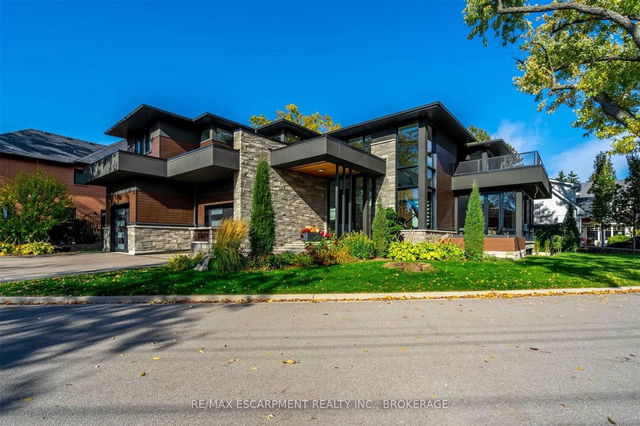 3279 Lakeland Crescent