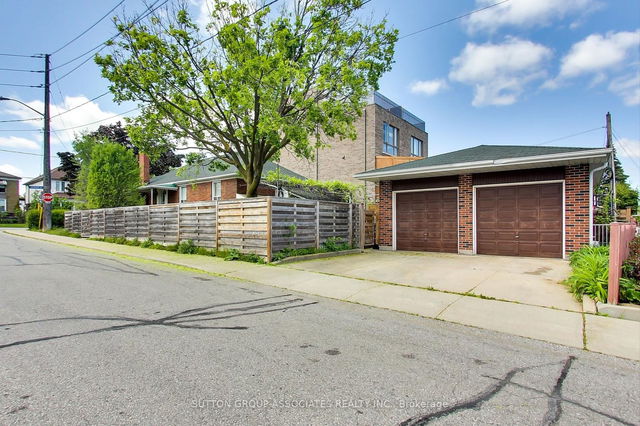 159 Locksley Avenue