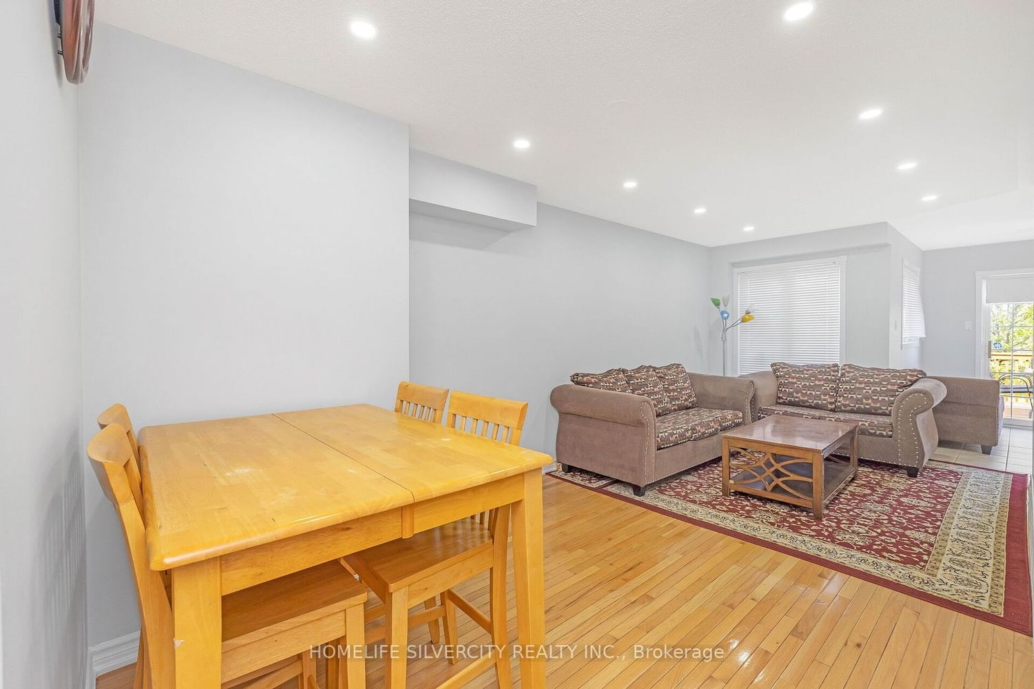 Listing Image 7
