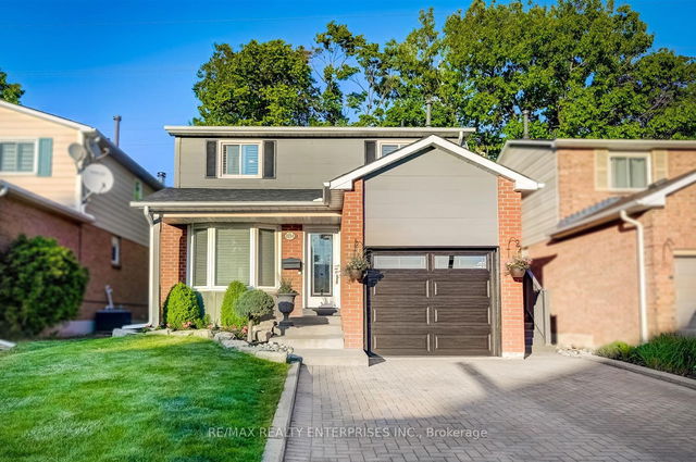 3214 Greenbough Crescent