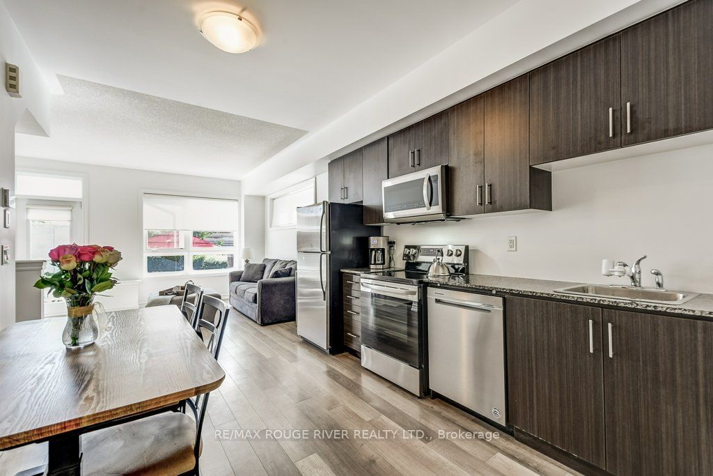 Townhouse sold at 4-98 Caledonia Park Road, Toronto, Corso Italia-Davenport, M6H 0B1 - MLS: W6049052