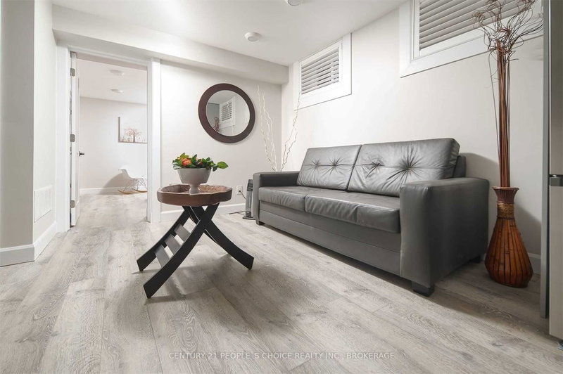 Lower - 37 Bentworth Ave, Toronto, M6A 1P1 | Image 2