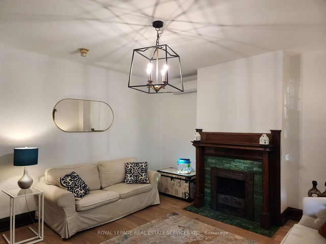 1 - 225 Trafalgar Road