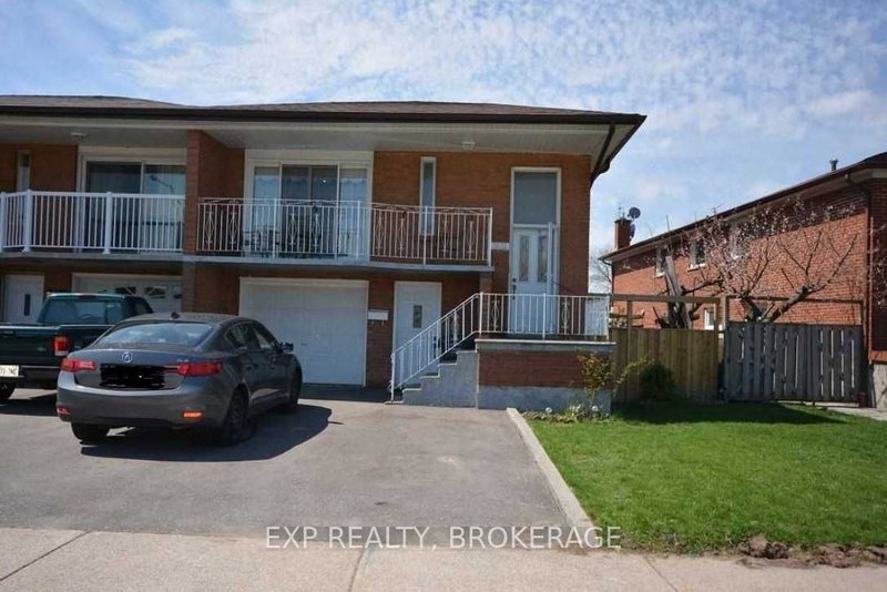 3622 Molly Ave, Mississauga, L5A 3M5 | Image 2