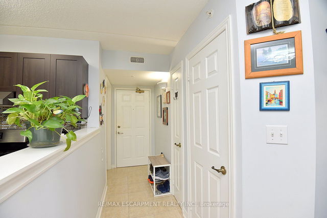 204 - 2035 Appleby Line
