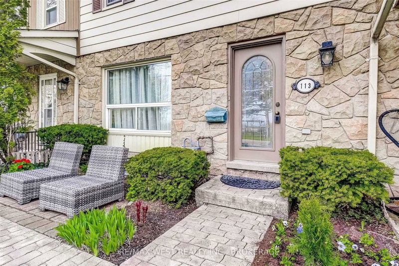 113 - 5475 Lakeshore Rd, Burlington, L7L 1E1 | Image 2