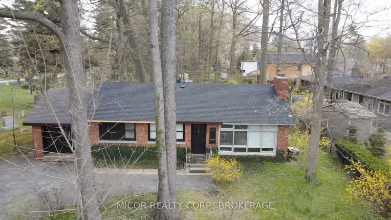 276 Lakeshore Rd W, Oakville, L6J 1J1 | Image 3