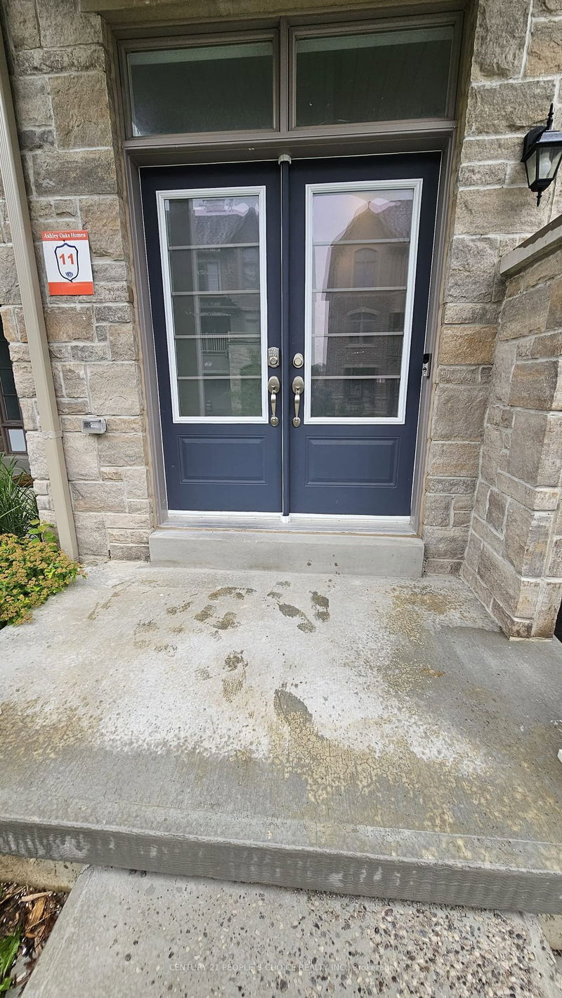 29 Summerbeam Way, Brampton, L6Y 0E3 | Image 3