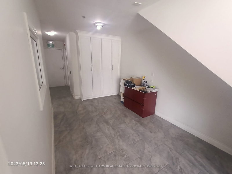 26 - 2565 Steeles Ave E, Brampton, L6T 4L6 | Image 2