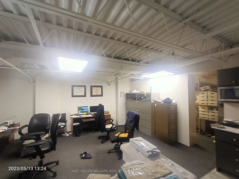 26 - 2565 Steeles Ave E, Brampton, L6T 4L6 | Image 3