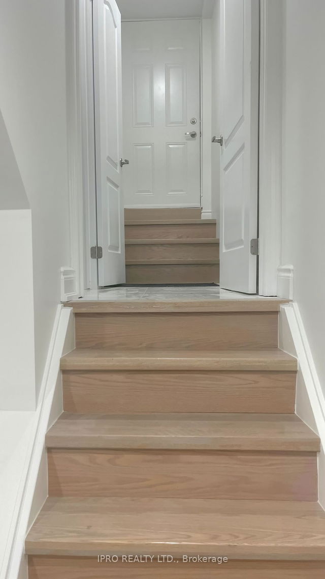 921 Bessy Trail