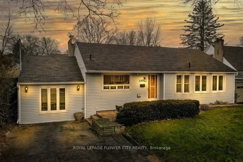 499 Rebecca St, Oakville, L6K 1K8 | Image 2