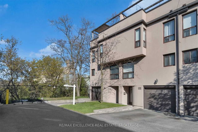 23 - 24 Reid Drive