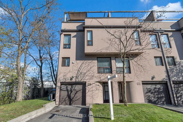 23 - 24 Reid Drive