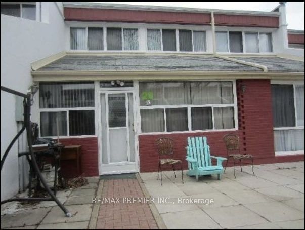 22 - 2901 Jane Street