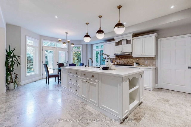 117 Perry Crescent