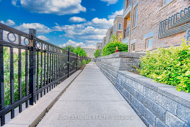 36 - 2441 Greenwich Drive