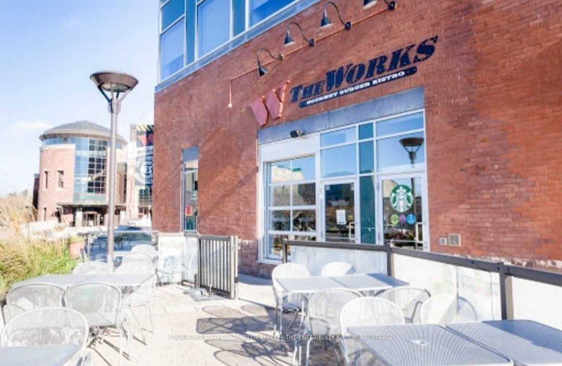 8 Queen St E, Brampton, L6V 1A2 | Image 2