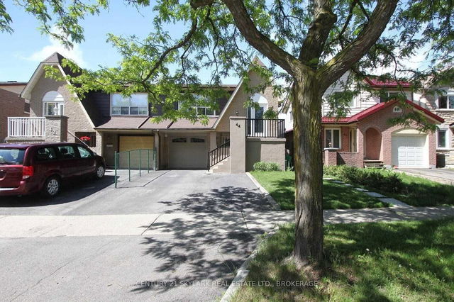 44 Foxacer Row