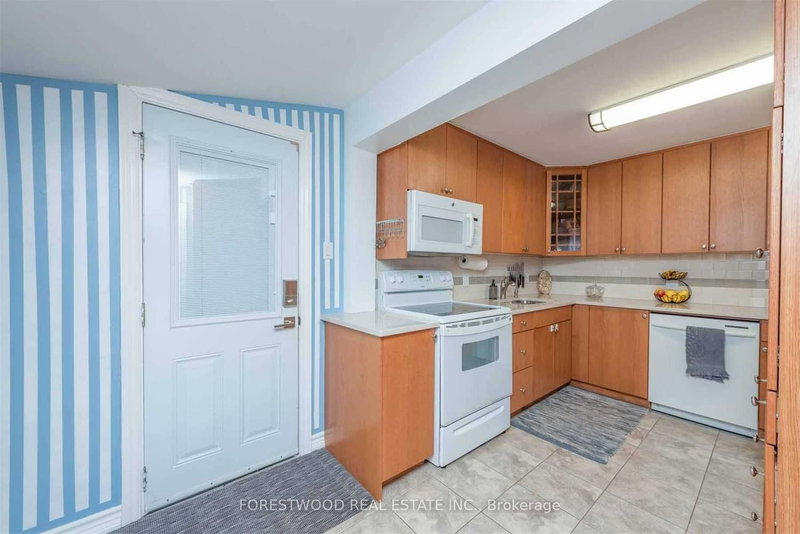 1326 Meredith Ave, Mississauga, L5E 2E7 | Image 3