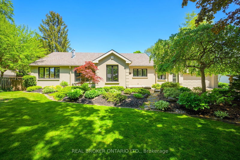 885 Long Dr, Burlington, L7T 3J8 | Image 2