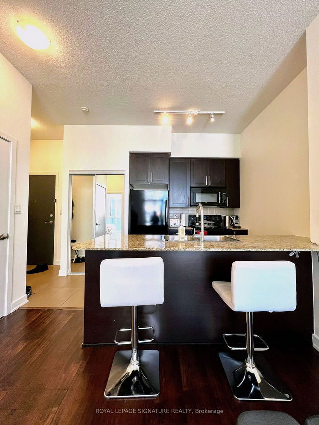 501 - 4070 Confederation Parkway