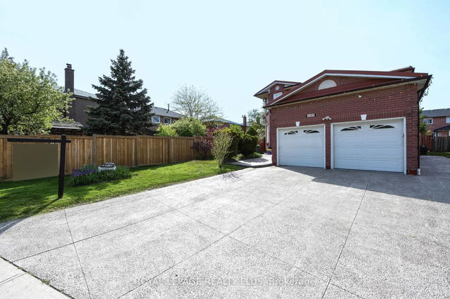 4489 Weymouth Commons Crescent