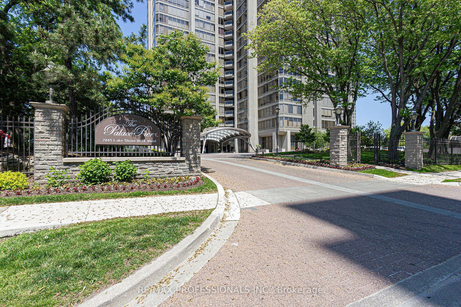 Listing Image 0