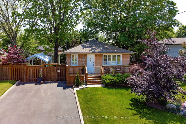 5418 Cornwall Crescent