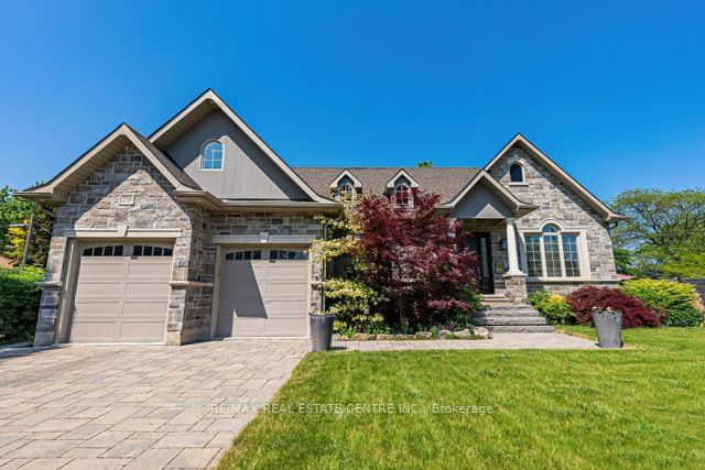 239 Kent Crescent