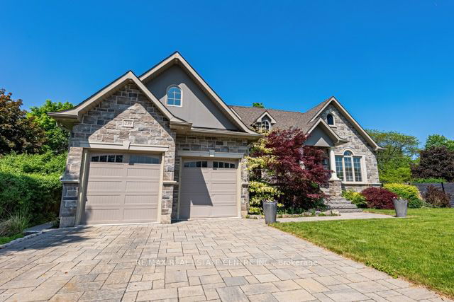 239 Kent Crescent