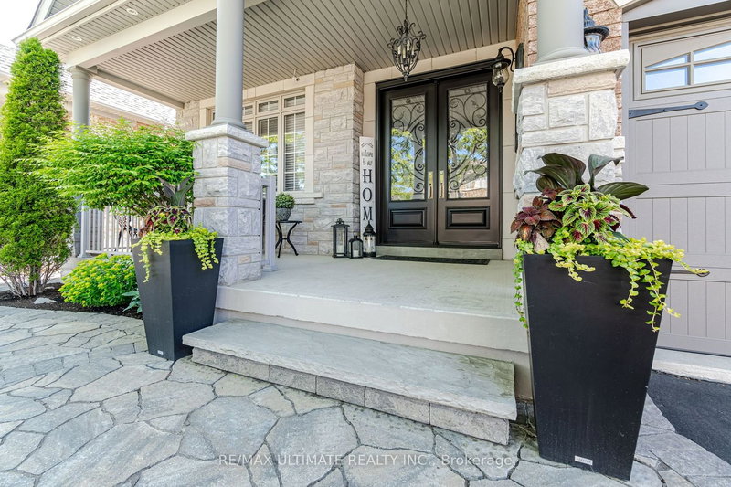 15 Valleystream Circ, Brampton, L6P 2E2 | Image 3