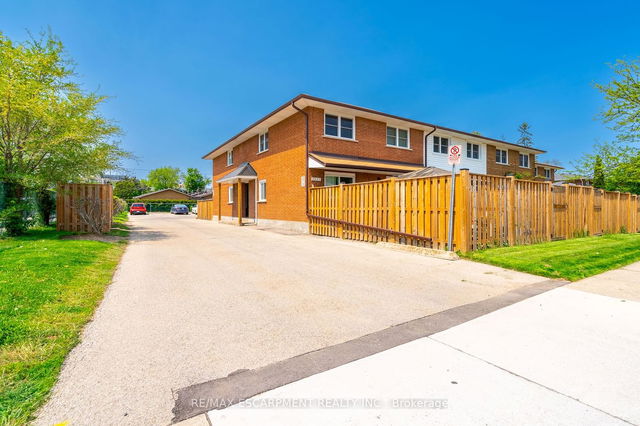 2 - 2027 Bluefields Drive