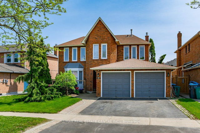 18 Major William Sharpe Drive