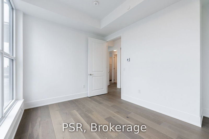 702 - 1063 Douglas Mccurdy Comm Circ, Mississauga, L5L 3H9 | Image 2