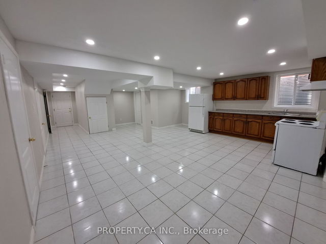 Bsmt - 135 Sunny Meadow Boulevard