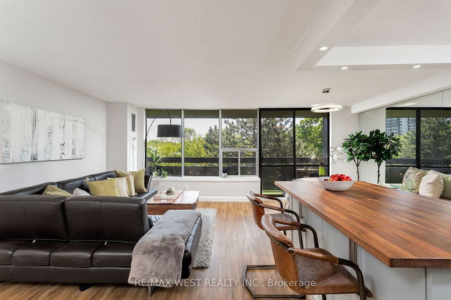 303 - 11 Wincott Drive
