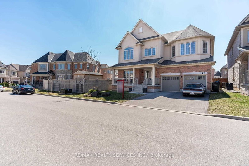 22 Templar St, Brampton, L6Y 2Y2 | Image 2