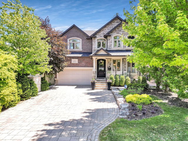 13 Botfield Avenue