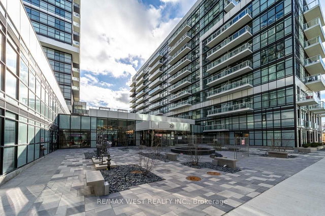 318 - 251 Manitoba Street