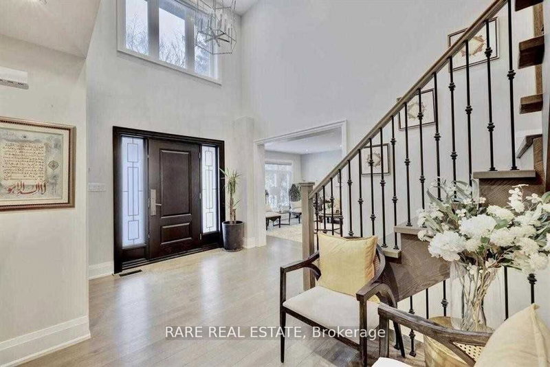 2068 Mississauga Rd, Mississauga, L5H 2K6 | Image 2