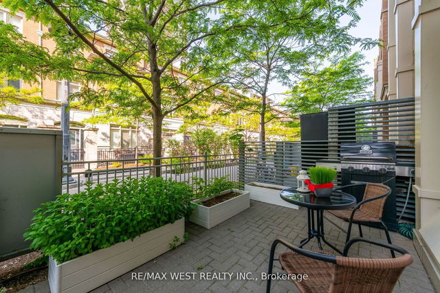 13 - 370 SQUARE ONE Drive