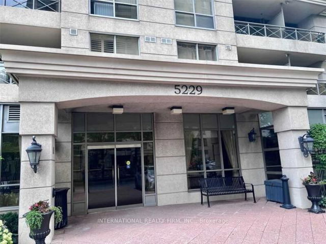 509 - 5229 Dundas Street