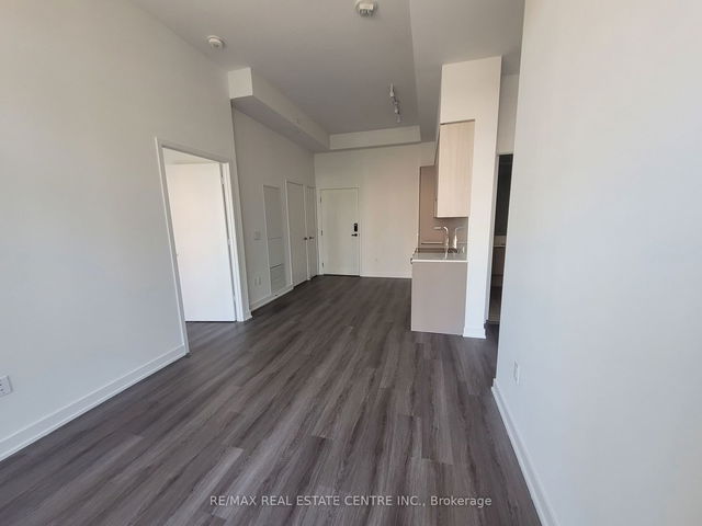 302 - 3883 Quartz Road