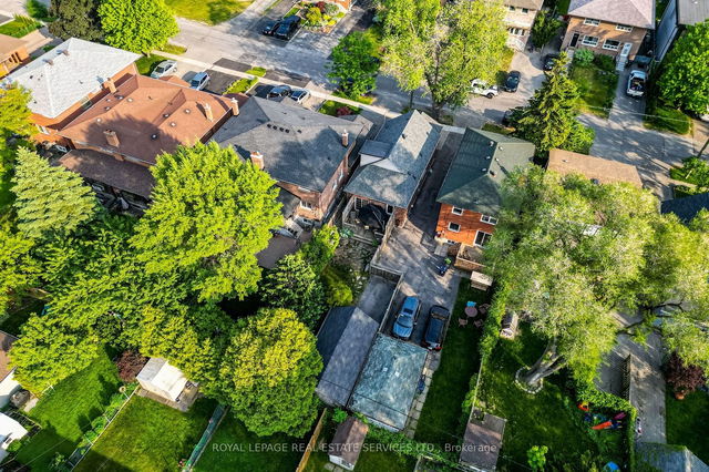 60 Woodbury Road