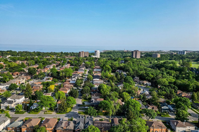 60 Woodbury Rd, Toronto, M8W 1X7 | Image 3