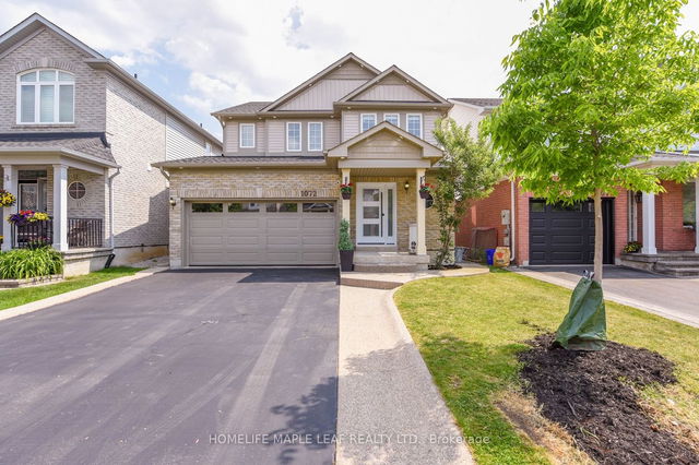 1072 Holdsworth Crescent