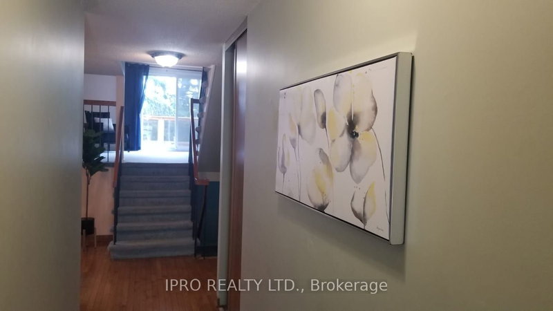 12 Simmons Blvd N, Brampton, L6V 3V5 | Image 2