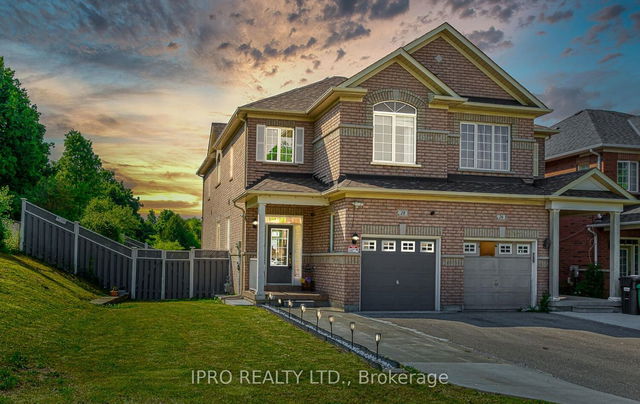 28 Martree Crescent